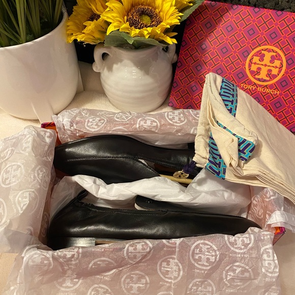 🔥SOLD🔥Tory Burch Kira Stretch Loafer - Picture 8 of 8